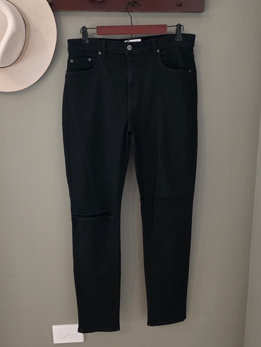 Reformation High & Skinny Faded Black Destroyed Jeans Casual Size 31